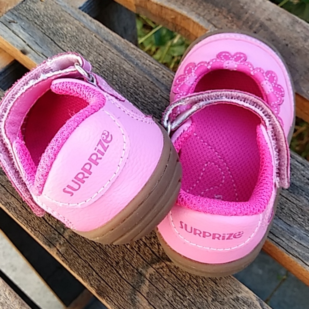 SIZE 4:SURPRIZE BABY SHOE